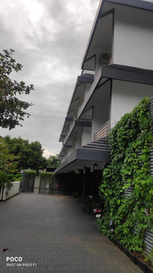 Emperor-Hotel Rachana Continental Pvt Ltd Kizhake Chālakudi Exterior foto