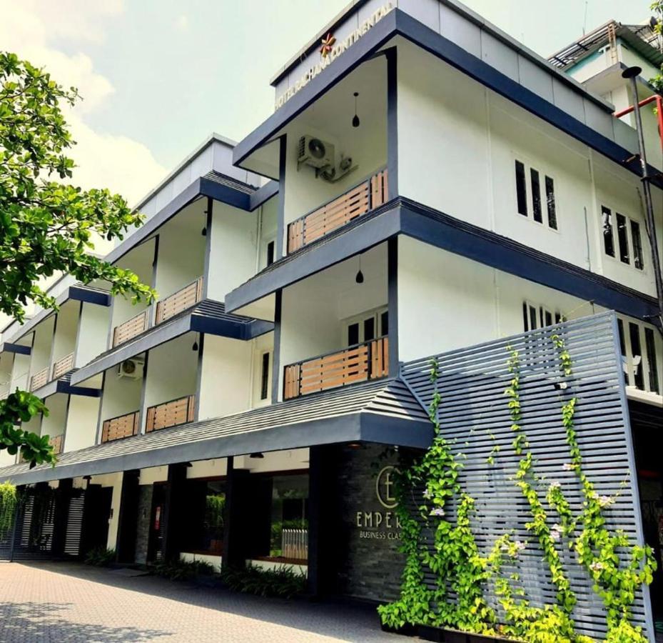 Emperor-Hotel Rachana Continental Pvt Ltd Kizhake Chālakudi Exterior foto