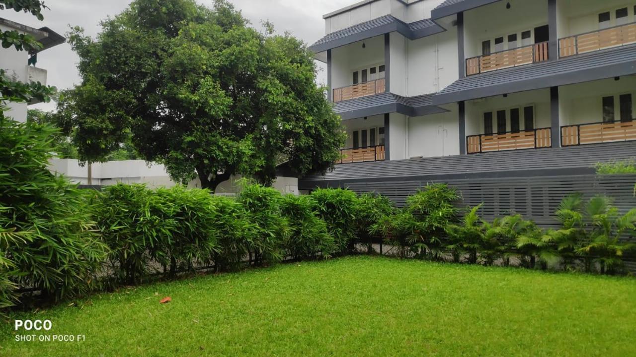Emperor-Hotel Rachana Continental Pvt Ltd Kizhake Chālakudi Exterior foto