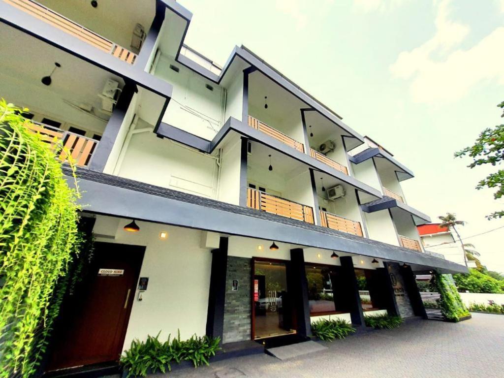 Emperor-Hotel Rachana Continental Pvt Ltd Kizhake Chālakudi Exterior foto